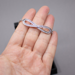 Susan Y modernes silberfarbenes Infinity Zugarmband Bild 3 Susan Y Edelstahl Armband Unendlichkeit Groesse